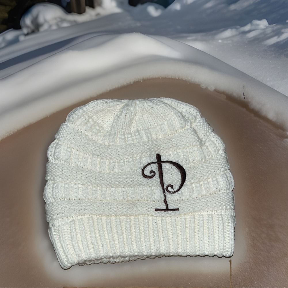 CC Girlie Girl Womens Beanie Hat One Size Ivory Chunky Knit Toboggan P Monogram